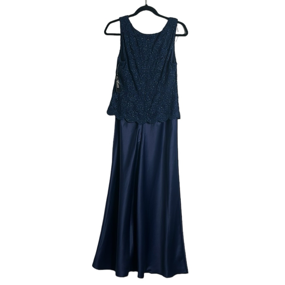 Elegant Navy Blue Sleeveless Dress - Picture 3 of 9